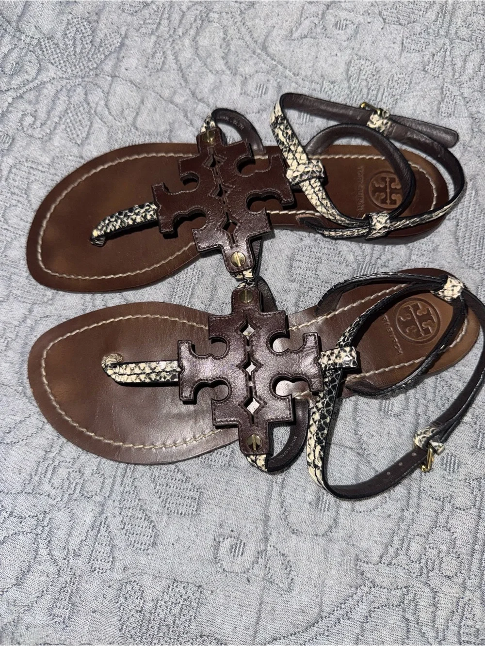 Tory Burch Snake print Leather T-Strap Flat Sandals 7 Brown